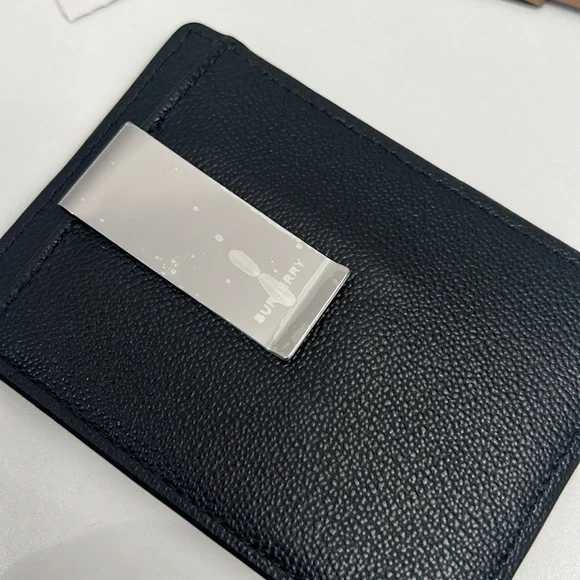 BURBERRY NWT BLACK CARD HOLDER with money clip Comes with a dust